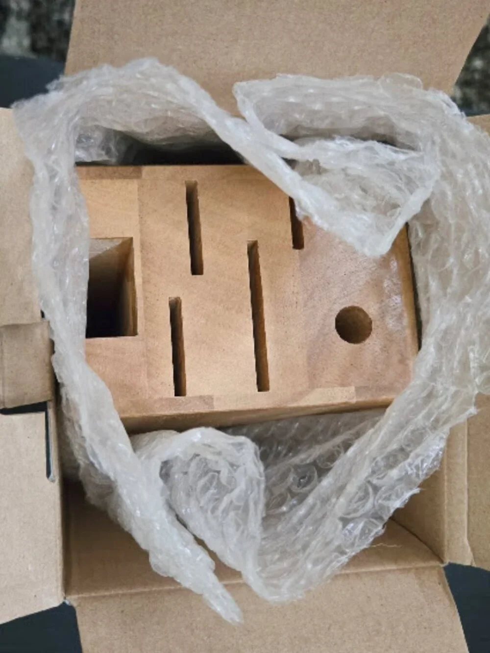 New in box Natural wood Cuisinart Cutlery Knife Block.